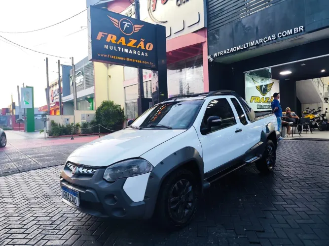 Fiat Strada Adventure 1.8/ 1.8 Locker Flex CE 2013
