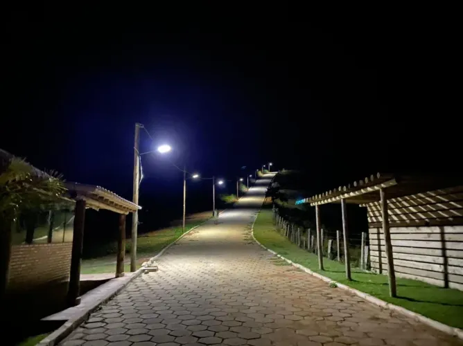 Granjas e terreno em condomínio           Chácara 