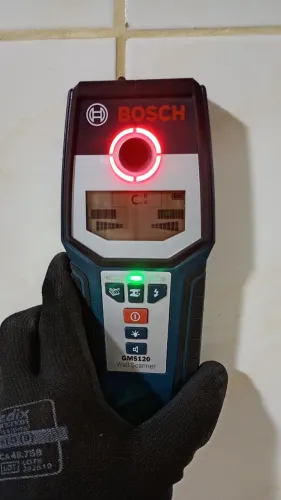 Bosch Detector de Materiais GMS 120 wall scanner.
