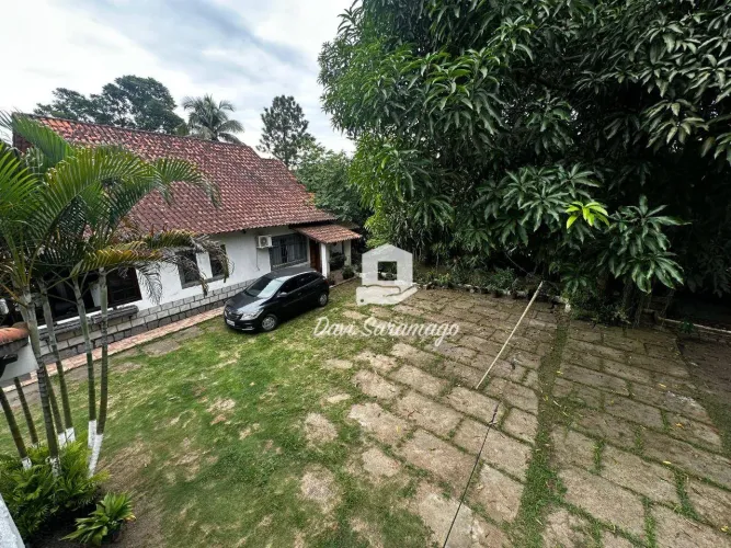 Chácara com duas residencias