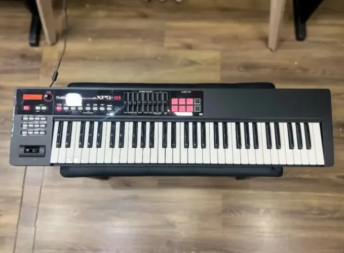 Teclado Sintetizador Roland Xps 10 Synth 61 Teclas Preto