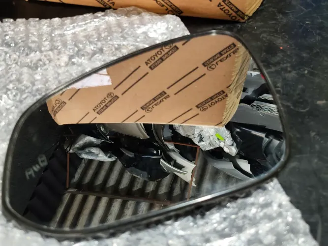 Lente retrovisor esquerdo Corolla Cross Hilux SW4 