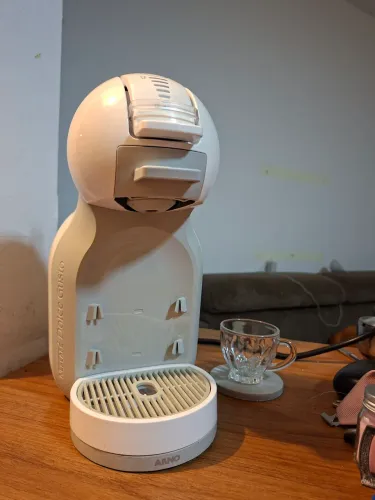 Cafeteira de Cápsulas Dolce Gusto - Usada poucas vezes