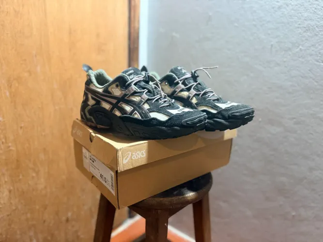 Tenis Asics Pleasures 