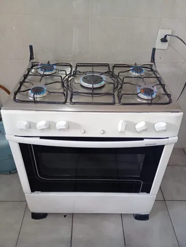 Fogão Mueller automático 5 bocas funcionando perfeitamente