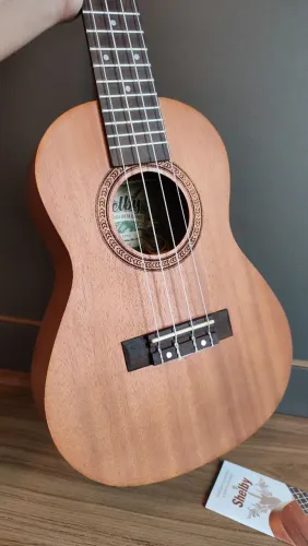 Ukulele NOVO Concert Shelby SU 23M + Capa