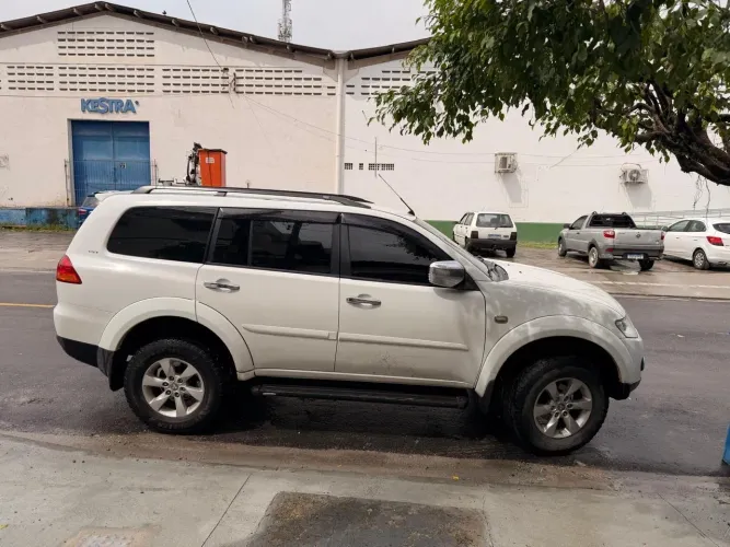 Mitsubishi Pajero Dakar/hpe 3.5 4X4 Flex 5P Aut. 2013