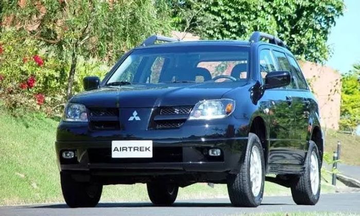 Imagem de Mitsubishi Airtrek 2.4 16V 163cv/ 136cv 4X4 5P Aut. 2008