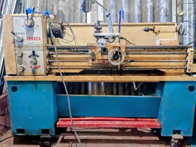 Torno C0632A