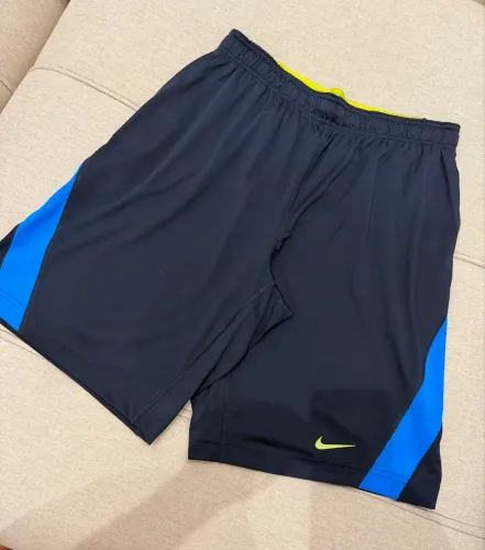 Bermuda Nike novíssima tamanho G (Diferenciada) ORIGINAL