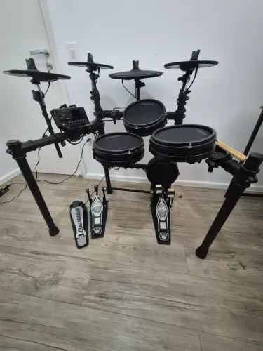 BATERIA ELETRÔNICA CARLSBRO CSD35M MESH BK + PEDAL DUPLO GROOVE GP510 CROMADO ?
