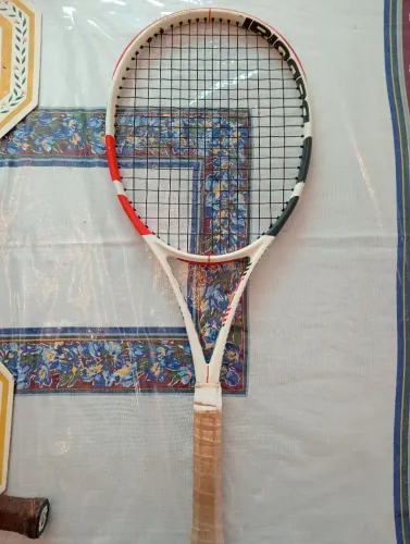 Raquete de tênis Babolat Pure Strike 285g