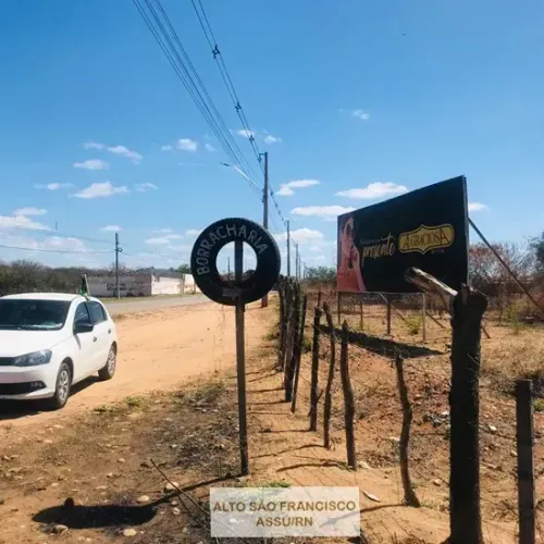 S8008 - Vende ou aluga terreno, ótima localização de frente para o asfalto, na zona de exp