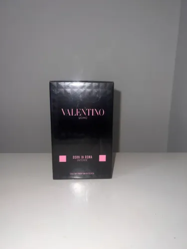 Valentino Uomo Born in Roma Intense 100ml EDP - Novo e Lacrado