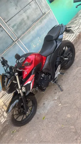 Moto FZ 250