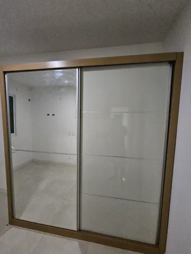 Guarda roupa casal 2 portas 4 gavetas