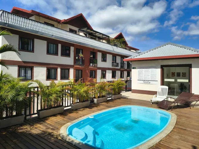 Itaipava (Fácil acesso a BR040) - Apartamento de 1 quarto, mobiliado !