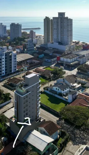 Apartamento com 4 Suites, no Centro de Balneário Piçarras