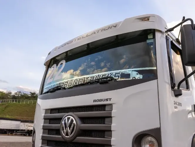 VW Robust 24260 2022 6x2 Caçamba Goyaz 9 m³ 99.000 km