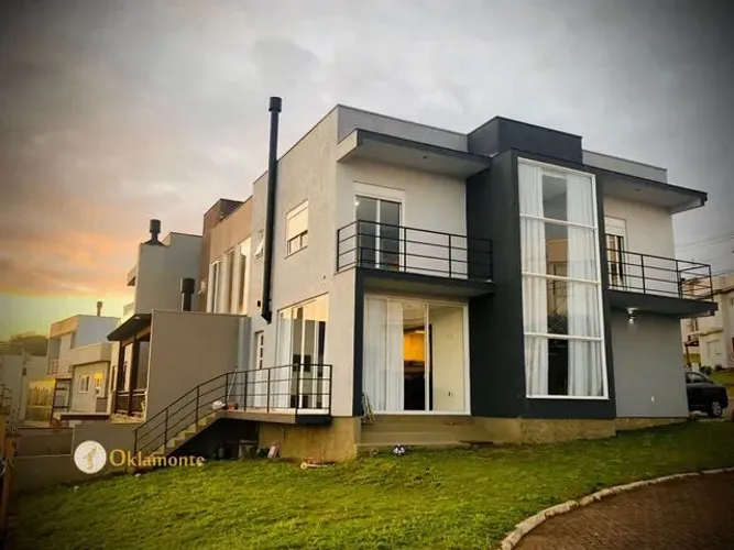 Casa em Condomínio com 3 Quarto(s) e 3 banheiro(s) para Alugar, 138 m² por R$ 6700 / Mês