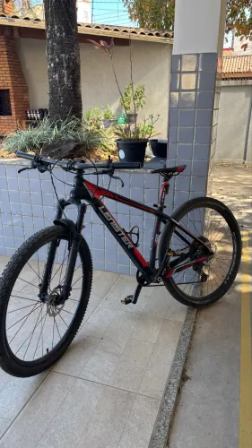 Bicicleta MTB de carbono