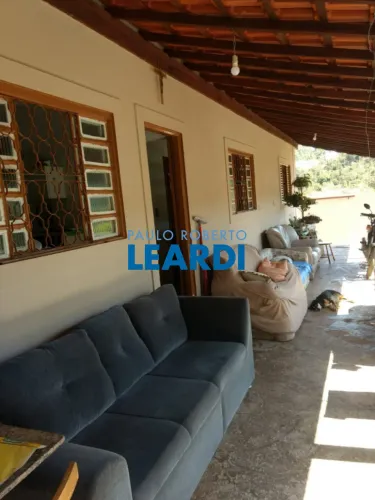 CHACARA - LARANJEIRAS DE CALDAS - MG
