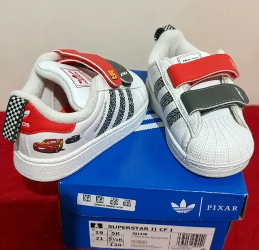 Tênis carros adidas