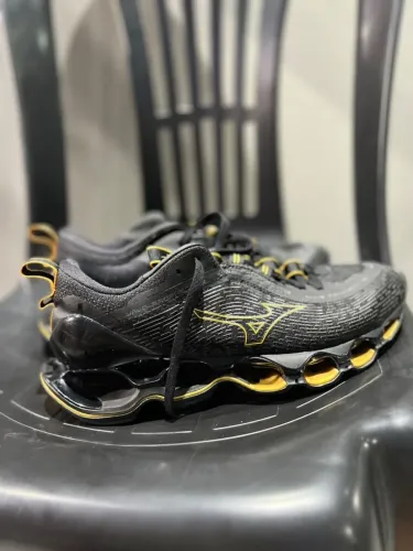 Mizuno Wave Prophecy 13