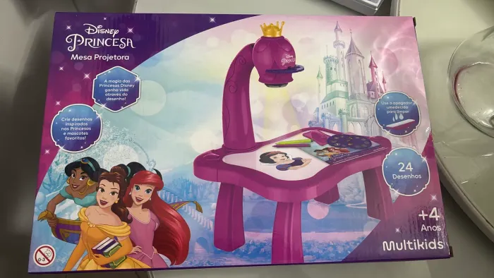 Mesa projetora princesas nova