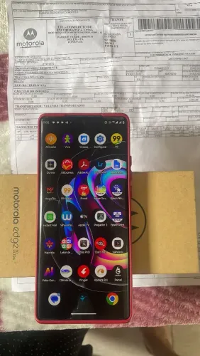 Moto Edge 30 ultra com trinca na parte de trás