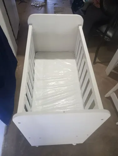 Mini berço semi-novo