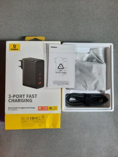 Carregador Baseus Gan5 PRO 160w nunca usado!