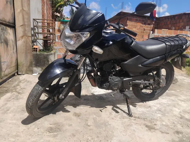 Moto quitada, comprar e rodar.