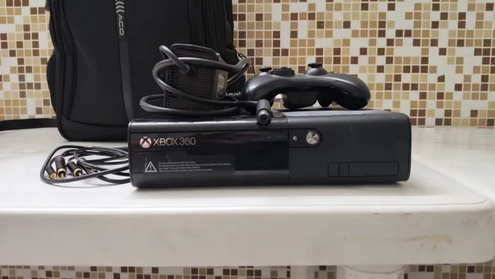 Xbox 360 semi novo