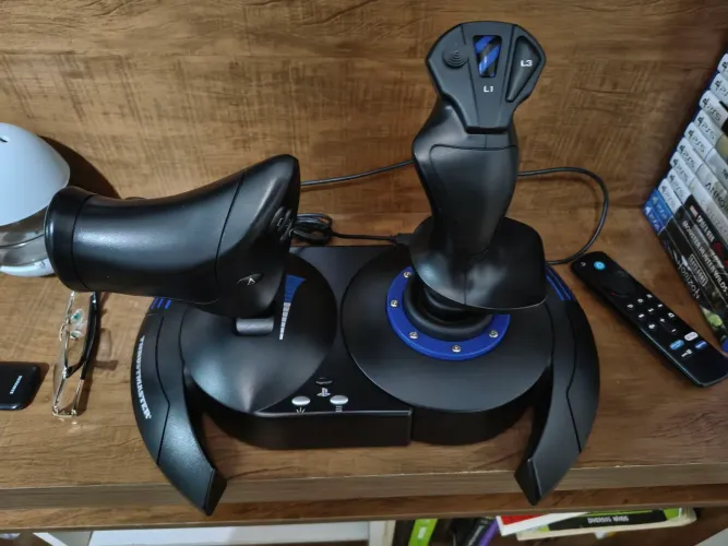 Joystick Thrustmaster hotas 4 PC/PS4/PS5
