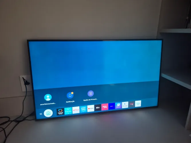 Smart TV Samsung 43" Crystal 4K (AU7700) - Estado de Nova, Wi-Fi e Bluetooth