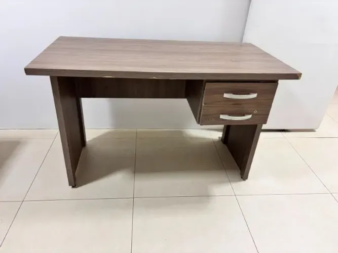 Mesa de estudos/escritório