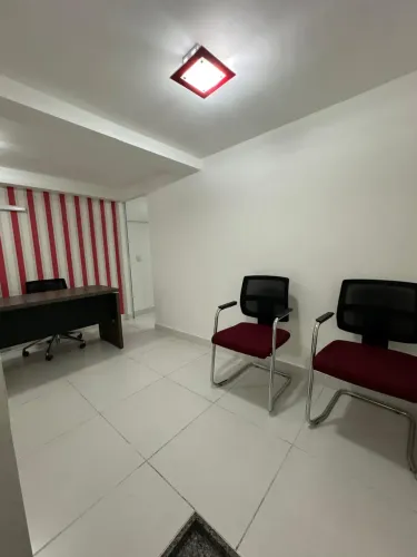 IVS IMOBILIARIA VENDE DUAS LOJAS COM MEZANINO NO VARGEM SHOPPING EM VARGEM PEQUENA