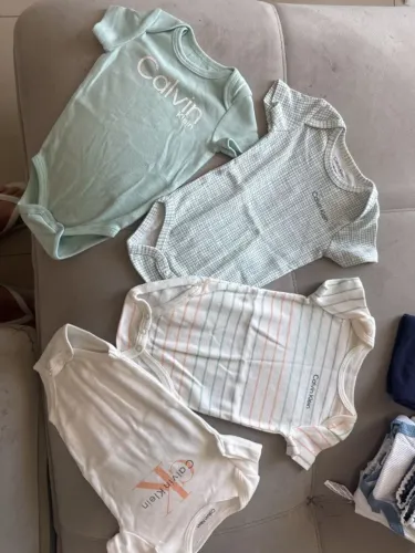 Kit 4 Bodies Calvin Klein Bebê 0-3m