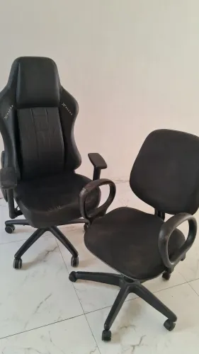 Vendo 1 cadeira Gamer XT Racer + 1escritório R$ 280 as duas.