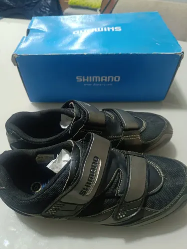 Sapatilha Shimano RT32. Tam. 43 / veste 41