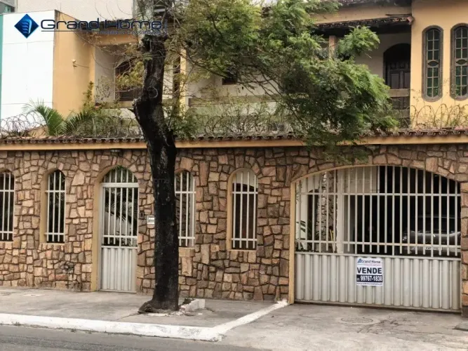 Casa 6 quartos em Itapuã