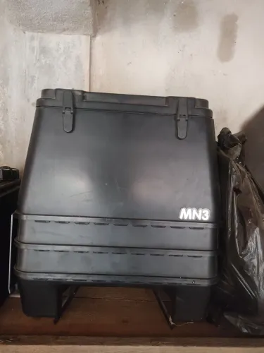 Vende-se baú 110L.