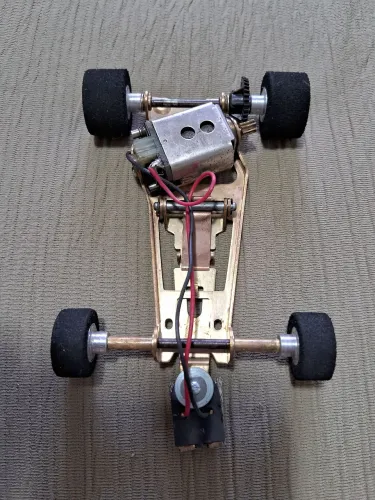 Chassis Piquet latão- Autorama Estrela 