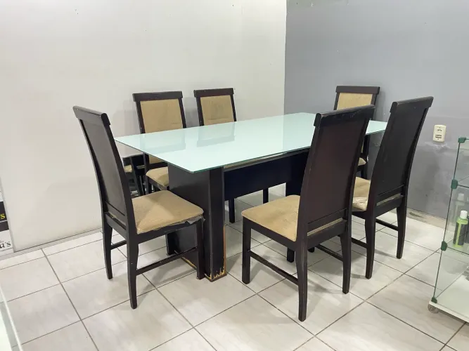 Mesa de Jantar com 6 Cadeiras - Tampo de Vidro