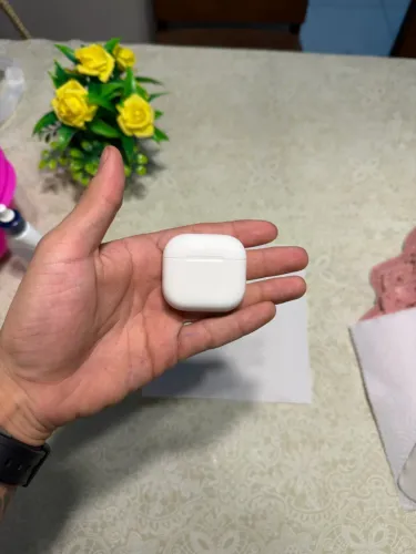 AirPods 4 com Cancelamento Ativo de Ruído