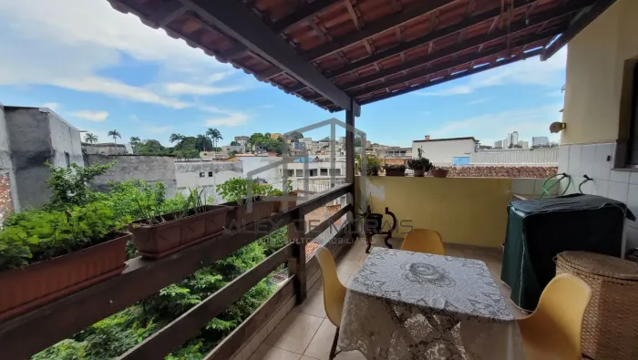 Excelente Apartamento de 3 quartos sendo 1 suíte com closet à Venda em Itararé, Vitória, E