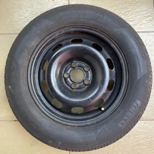 1 Pneu com Roda Aro 205/60/R15 Pirelli P7 para Estepe Volkswagen Gol Saveiro Fox Voyage UP