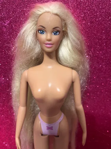 Boneca tipo Barbie (importada) 