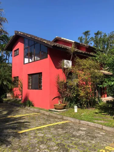 Casa para Locação Anual na praia de Maresias em condomínio fechado
